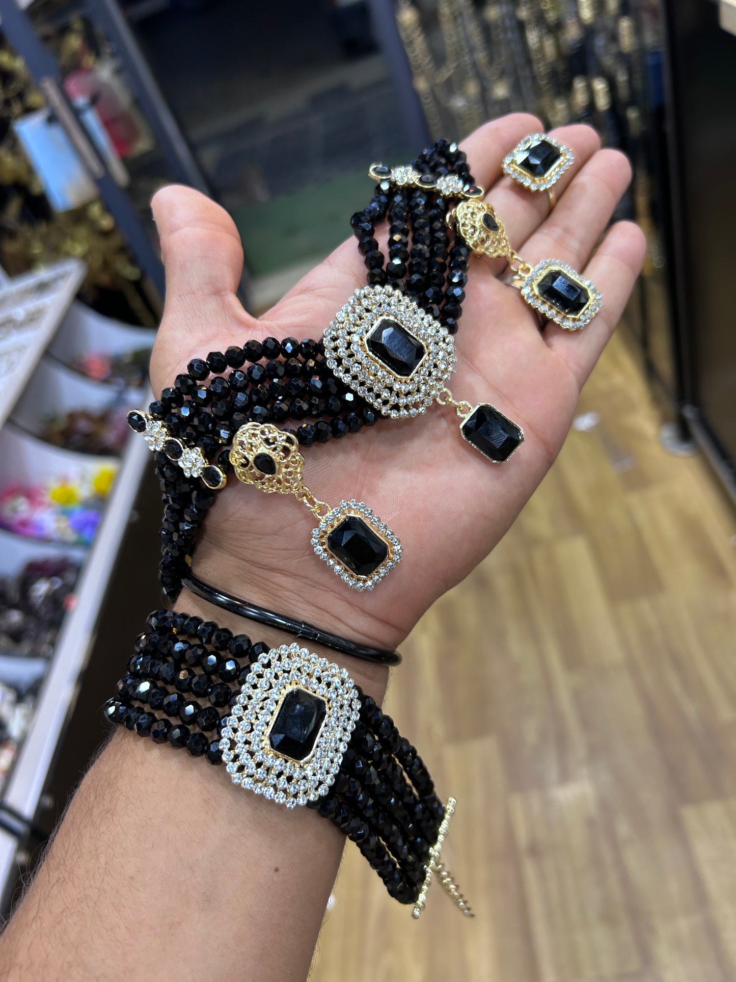 Ras du coup  carre وكاري